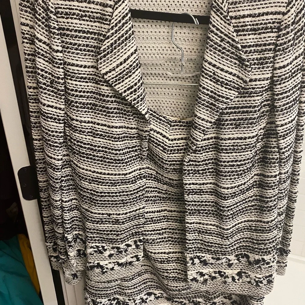 St. John Monochrome Knit Blazer - Picture 2 of 4